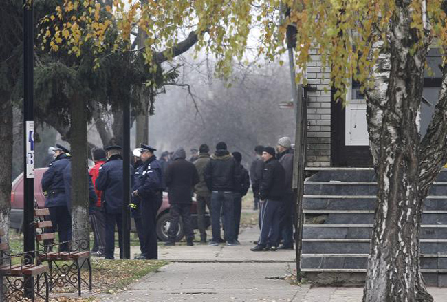 У свим местима општине Оџаци велики број батинаша агитује за СНС У свим местима општине Оџаци велики број батинаша агитује за СНС