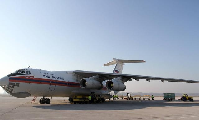 Руски авион доноси још 33 тоне помоћи Руски авион доноси још 33 тоне помоћи