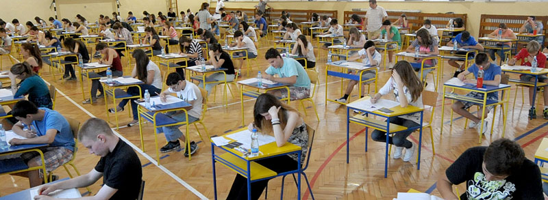 Катастрофални резултати ПИСА тестова: Српски образовни систем од наше деце прави глупане Катастрофални резултати ПИСА тестова: Српски образовни систем од наше деце прави глупане