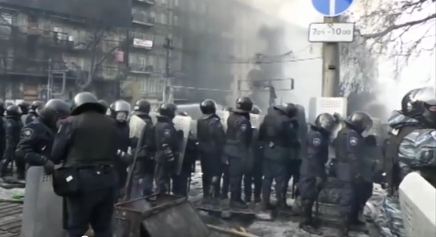 Кијев. На ватреној линији (видео) Кијев. На ватреној линији (видео)
