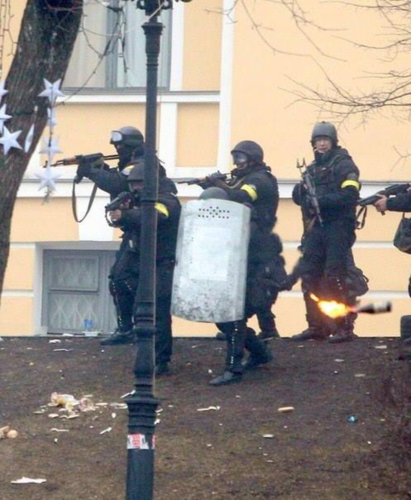 Ово је једна од убачених терористичких група која убија по Кијеву! (фото)