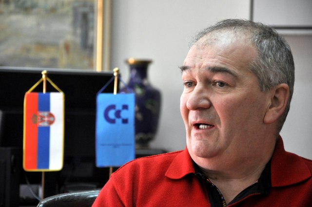 Ту су одмах и велики заштитници радника! Одмах ће лакше до закона о раду Ту су одмах и велики заштитници радника! Одмах ће лакше до закона о раду