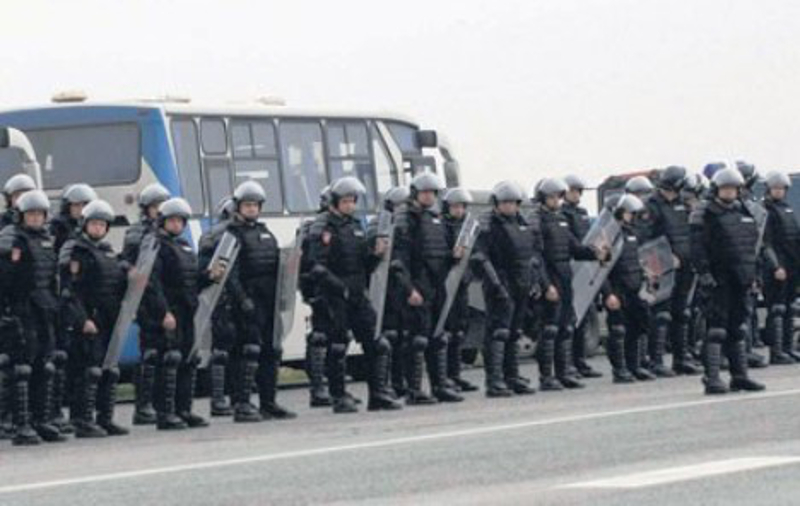 Полиција, због Двери, у центру Београда око Скупштине! Полиција, због Двери, у центру Београда око Скупштине!