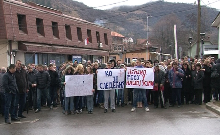 Шиптарски терор над Србима у Штрпцу а Вучић и Дачић не смеју ни да писну! Шиптарски терор над Србима у Штрпцу а Вучић и Дачић не смеју ни да писну!