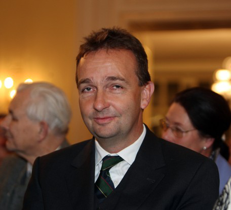 Карло Хабзбуршки долази у Србију да нам држи предавања о чарима ЕУ интеграција