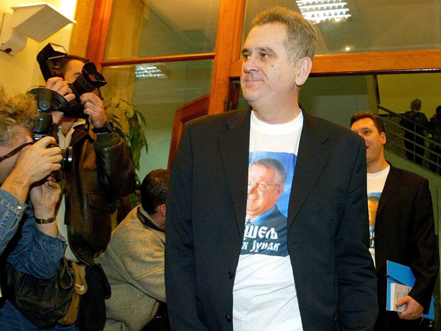 Томислав Николић поново избегао суђење по приватној тужби Војислава Шешеља