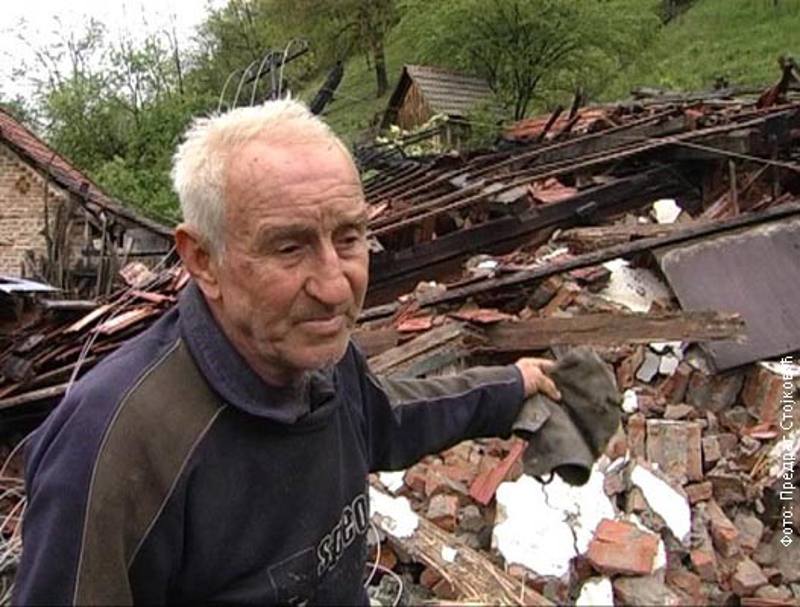 Косјерић одсечен: Путеви нестали, руше се куће и далеководи Косјерић одсечен: Путеви нестали, руше се куће и далеководи