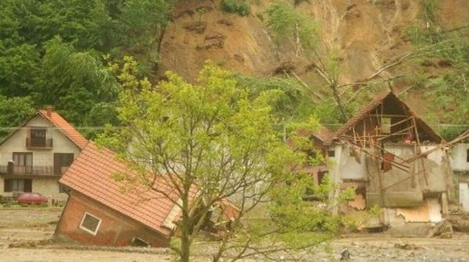 У Крупњу вирус, деца повраћају, лекова нема, клизиште однело још једну жртву У Крупњу вирус, деца повраћају, лекова нема, клизиште однело још једну жртву