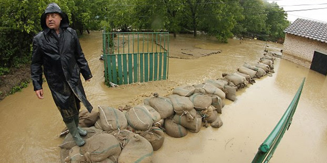ЋУПРИЈА: АЛАРМАНТНО, ПРЕТИ ПУЦАЊЕ БРАНЕ НА ВЕЛИКОЈ МОРАВИ ЋУПРИЈА: АЛАРМАНТНО, ПРЕТИ ПУЦАЊЕ БРАНЕ НА ВЕЛИКОЈ МОРАВИ