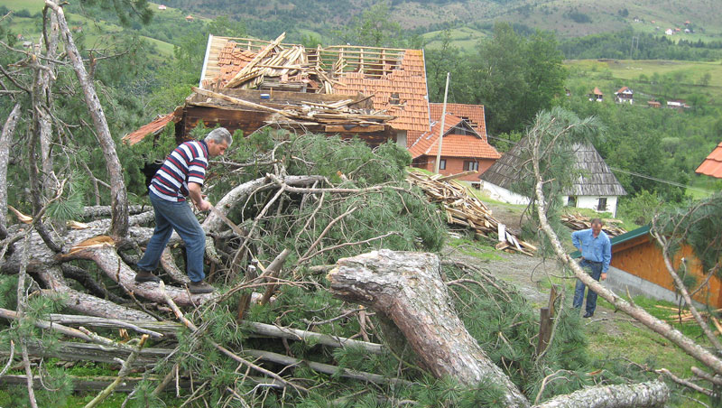 Торнадо у Новој Вароши, део Прибоја без струје Торнадо у Новој Вароши, део Прибоја без струје