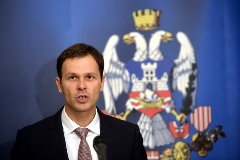 Намесник Београда Синиша Мали покушао да сакрије поскупљење грејања?! Намесник Београда Синиша Мали покушао да сакрије поскупљење грејања?!