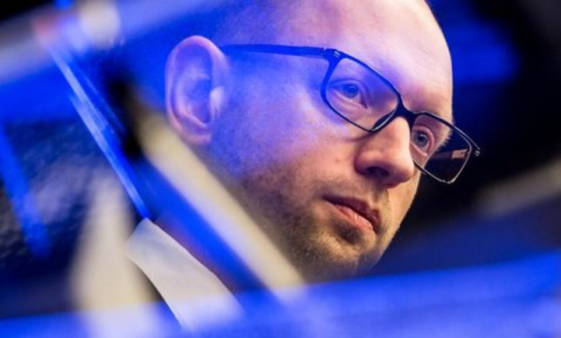 Распад кијевске хунте: Јацењук дао оставку Распад кијевске хунте: Јацењук дао оставку