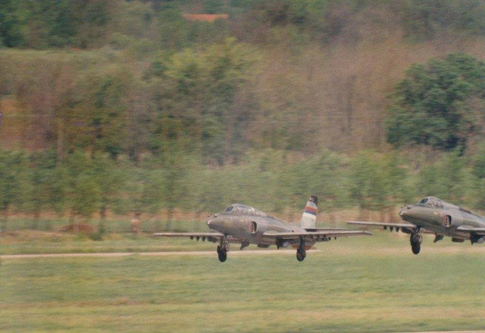 Авиони Ј-21 Јастреб Војске Републике Српске по повратку са задатка! Авиони Ј-21 Јастреб Војске Републике Српске по повратку са задатка!