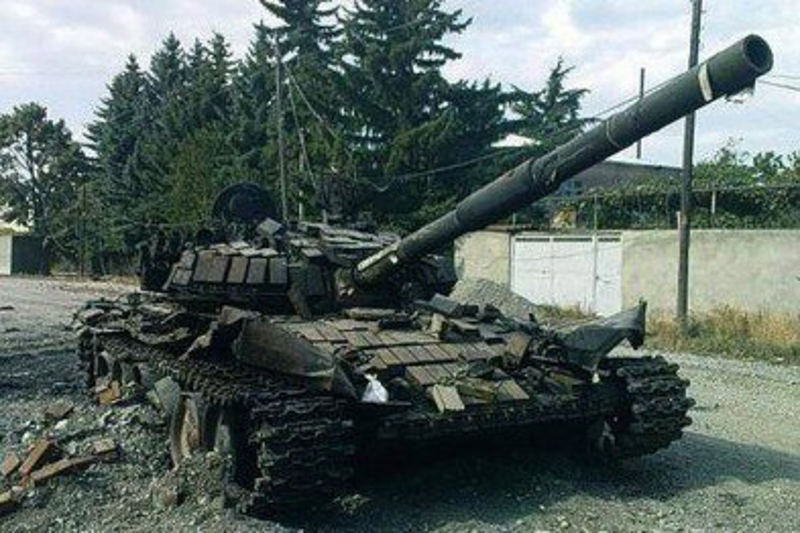 Луганск: Народна одбрана оборила још један војни авион кијевске хунте и уништила три тенка Луганск: Народна одбрана оборила још један војни авион кијевске хунте и уништила три тенка