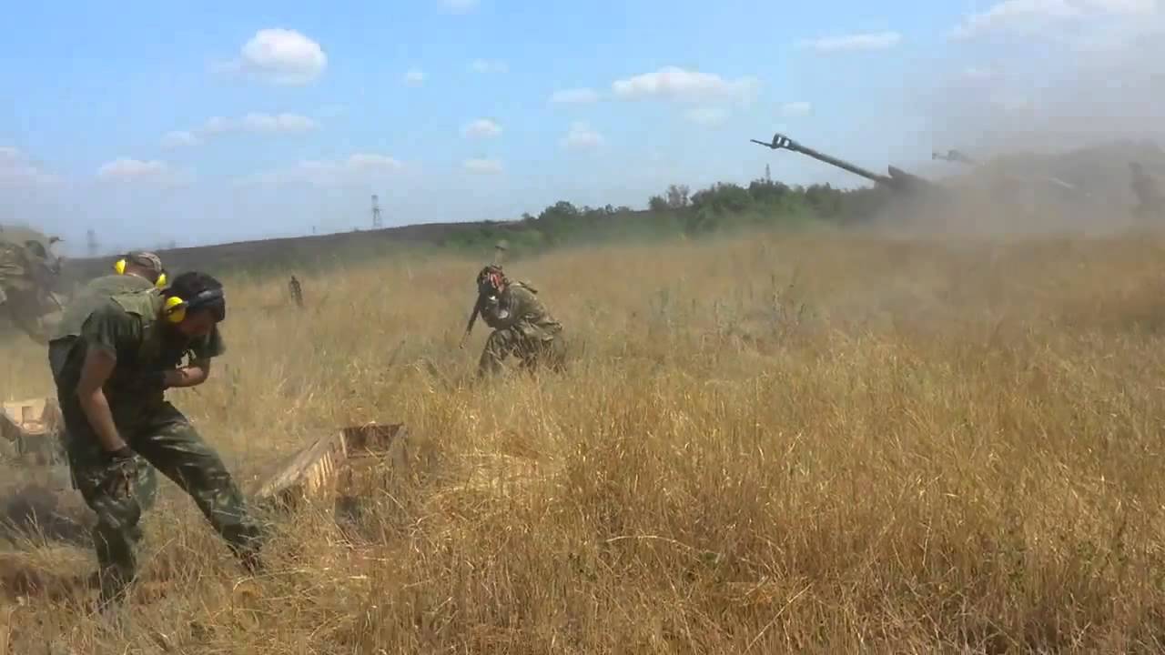 Артиљерија Новорусије код Доњецка и Луганска (видео) Артиљерија Новорусије код Доњецка и Луганска (видео)
