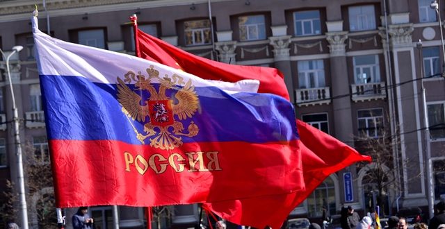 Приликом посете Потрошенка Мариопољу скандирали "Русија" (видео) 1