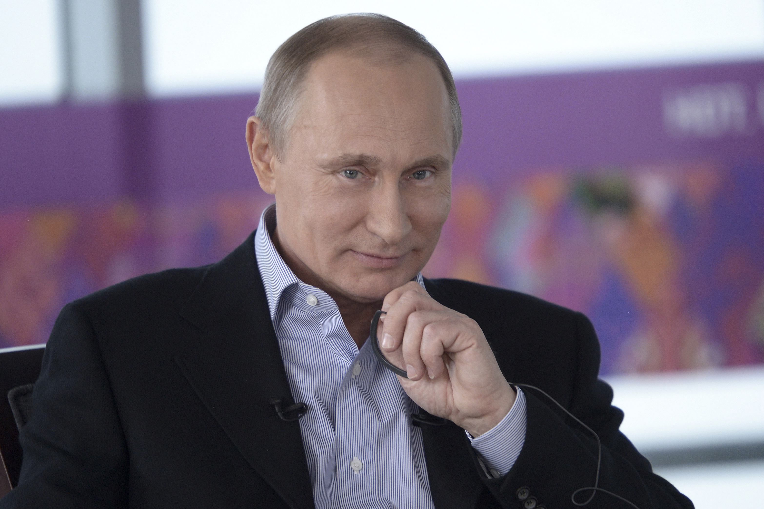 НЕЋЕШ ПРОЋИ! БУШИ!!! Путин одобрио да се западноевропска роба која је под контрасанкцијама уништава на граници НЕЋЕШ ПРОЋИ! БУШИ!!! Путин одобрио да се западноевропска роба која је под контрасанкцијама уништава на граници