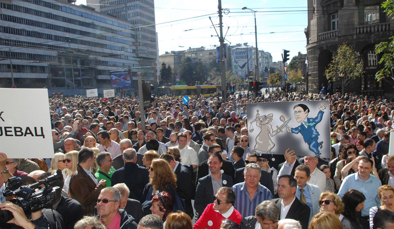 Протест адвоката, блокирана Немањина и Улица кнеза Милоша Протест адвоката, блокирана Немањина и Улица кнеза Милоша