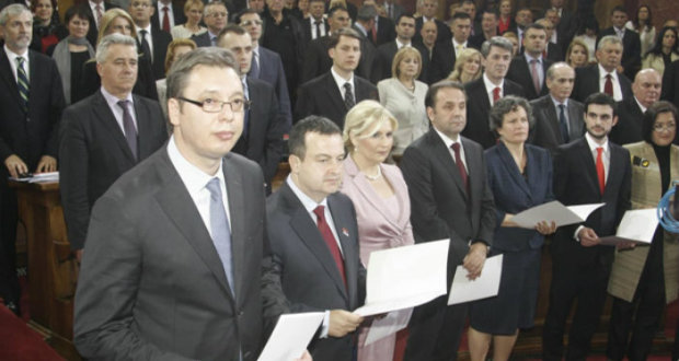 Шест месеци владе кроз шест скандала