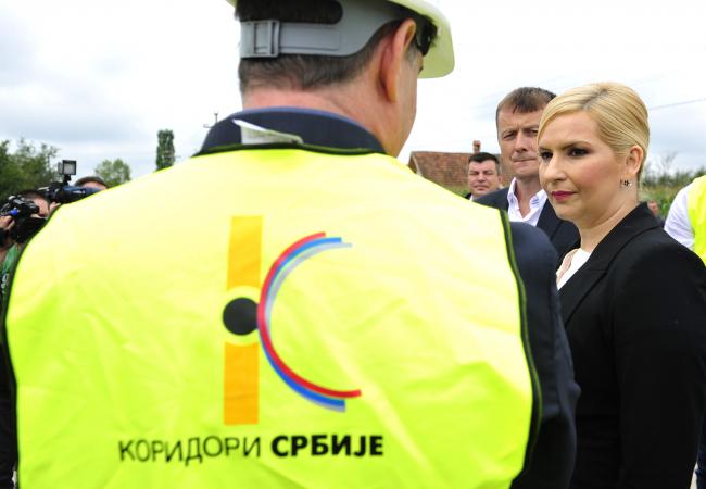 Зашто је у Коридорима Србије просечна плата 144.000 динара?