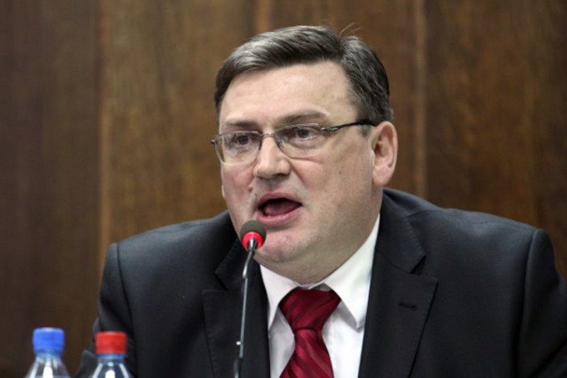 СПС МАФИЈА: Као награду за кривичну пријаву поднету због злоупотребе службеног положаја добио да руководи "Коридорима Србије" СПС МАФИЈА: Као награду за кривичну пријаву поднету због злоупотребе службеног положаја добио да руководи "Коридорима Србије"