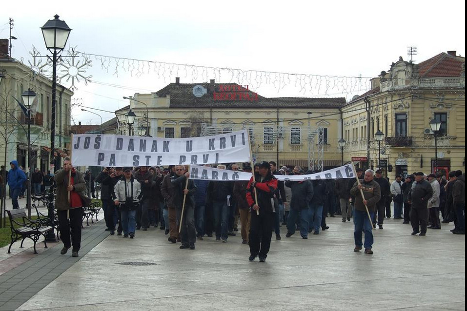 У Неготину настављени протести и поред полицијске забране! Порез на имовину повећан 17 пута У Неготину настављени протести и поред полицијске забране! Порез на имовину повећан 17 пута