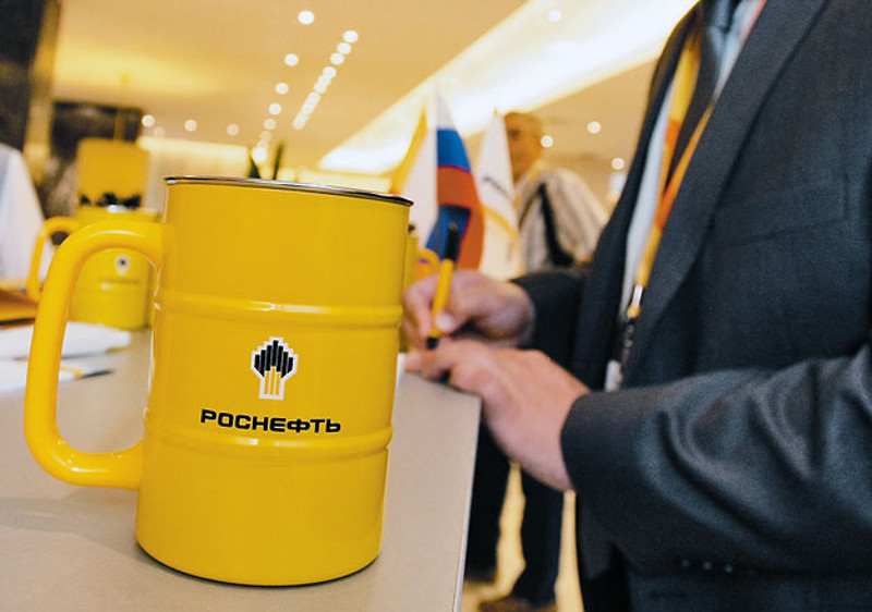 Руси извозе 10 милиона тона нафте у Индију Руси извозе 10 милиона тона нафте у Индију