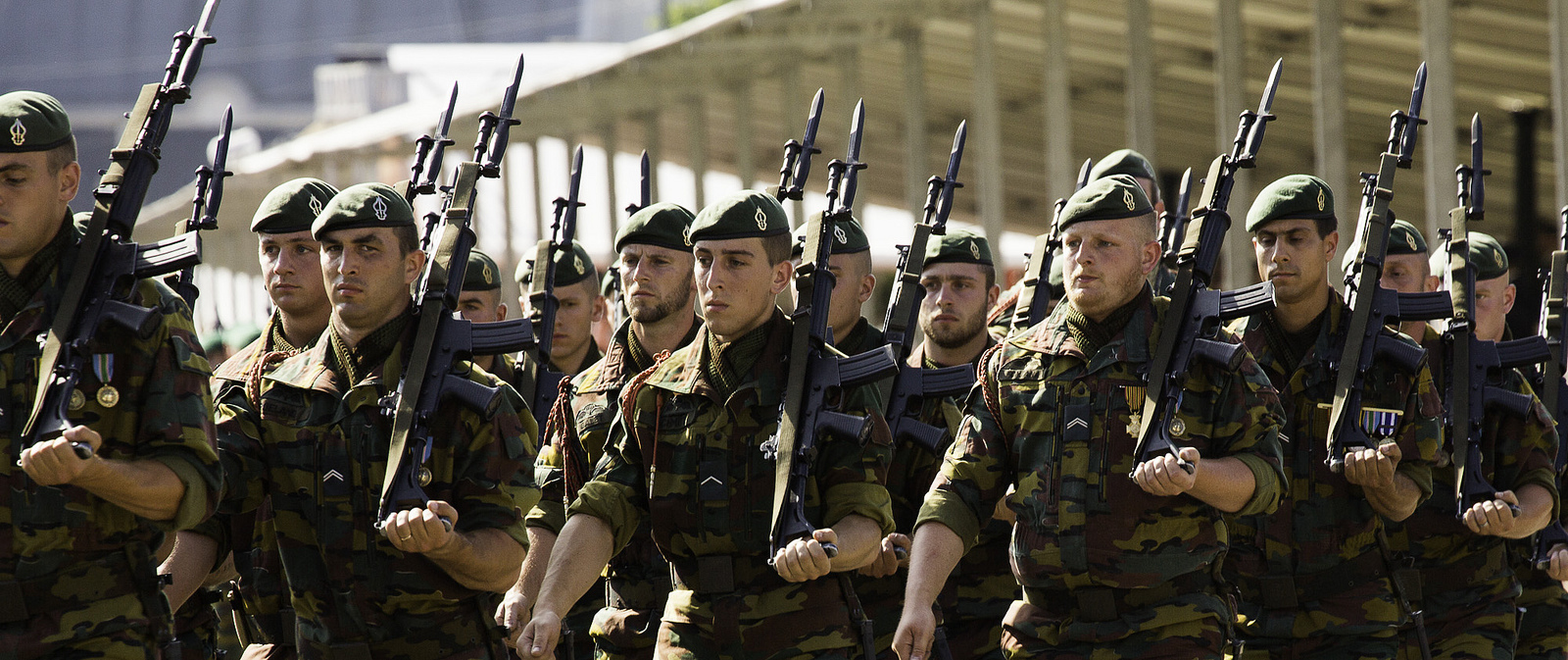 Војне патроле у Бриселу и Антверпену Војне патроле у Бриселу и Антверпену