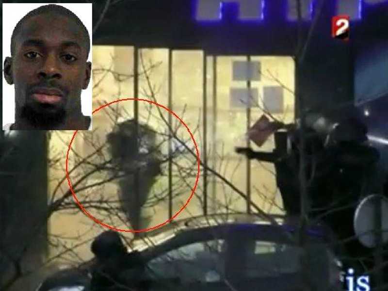 Погледајте како је ликвидиран терориста Амеди Кулибали (видео) Погледајте како је ликвидиран терориста Амеди Кулибали (видео)