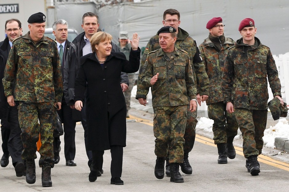 Меркел тврди да је Русија нарушила послератни поредак у Европи али не каже шта тражи немачки "Бундесвер" на Косову Меркел тврди да је Русија нарушила послератни поредак у Европи али не каже шта тражи немачки "Бундесвер" на Косову