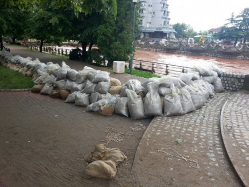 РЕКЕ ПОНОВО ПРЕТЕ: Дежурство на Црници, приправност на Грзи! РЕКЕ ПОНОВО ПРЕТЕ: Дежурство на Црници, приправност на Грзи!
