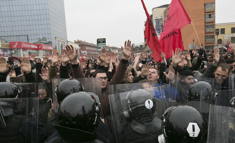 Косово и Метохија: Још један НАТО протекторат пред економским, социјалним и политичким сломом! Косово и Метохија: Још један НАТО протекторат пред економским, социјалним и политичким сломом!