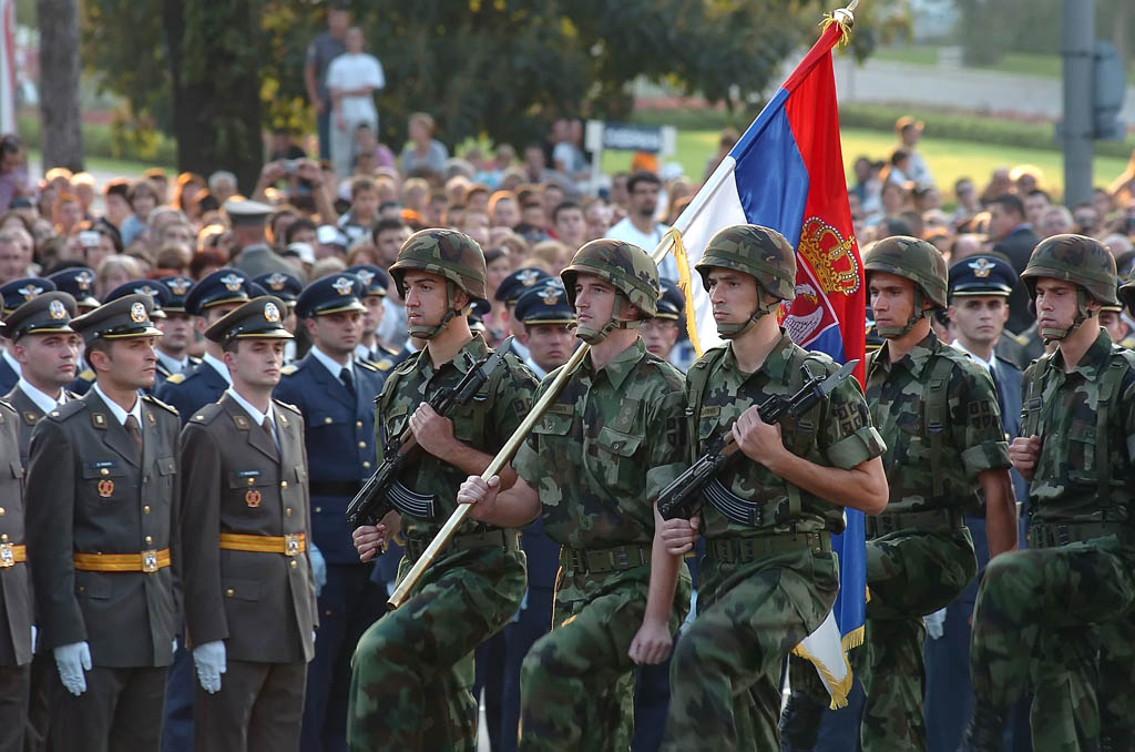 Синдикат Војске Србије АСНС: Вучић лаже о висини плата у војсци Синдикат Војске Србије АСНС: Вучић лаже о висини плата у војсци