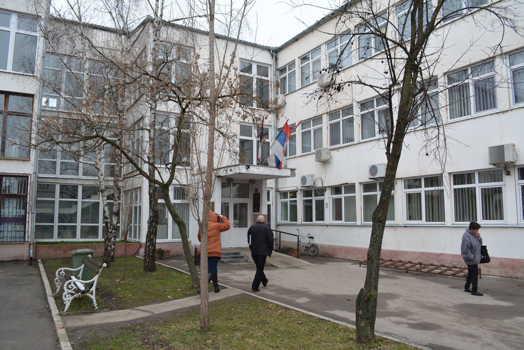 Приватно обезбеђење штити Општину Житиште од радника "Агрожива" Приватно обезбеђење штити Општину Житиште од радника "Агрожива"