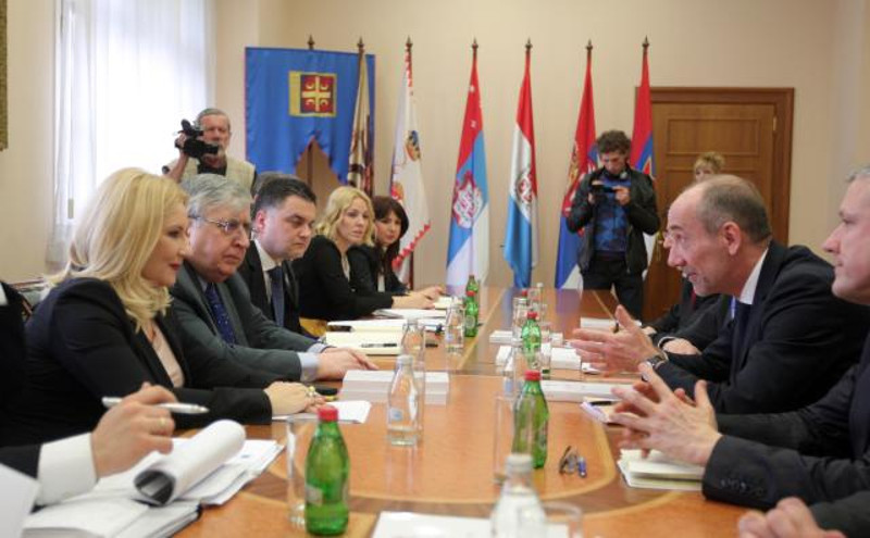 Британци би да купе Ласту, Рафинерију нафте Београд, Технохемију...