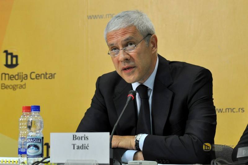 Борис Тадић који је највише политички профитирао од ликвидације Ђинђића сада тражи да се открије политичка позадина те ликвидације?! Борис Тадић који је највише политички профитирао од ликвидације Ђинђића сада тражи да се открије политичка позадина те ликвидације?!