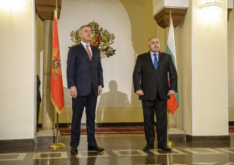 Премијери са „оне стране закона“ нашли спас у НАТО!? Премијери са „оне стране закона“ нашли спас у НАТО!?