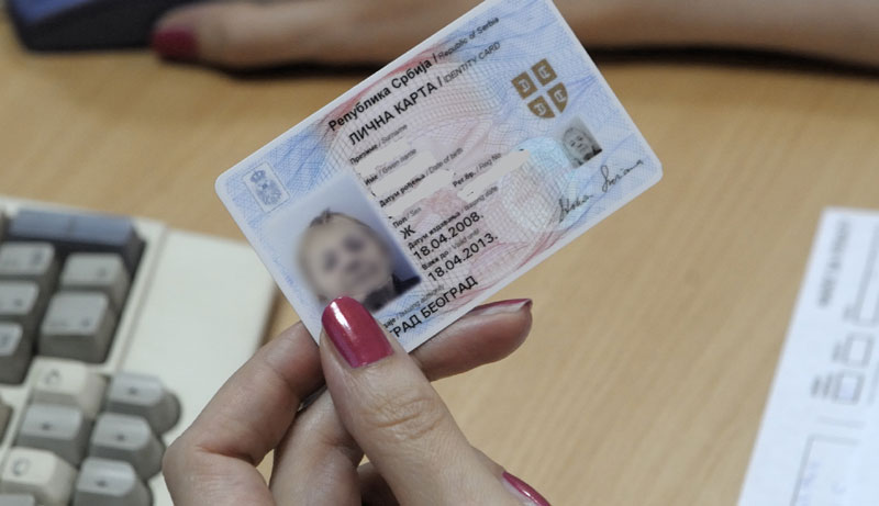 МУП грађанима уваљује личне карте са оштеченим чиповима који не раде! МУП грађанима уваљује личне карте са оштеченим чиповима који не раде!