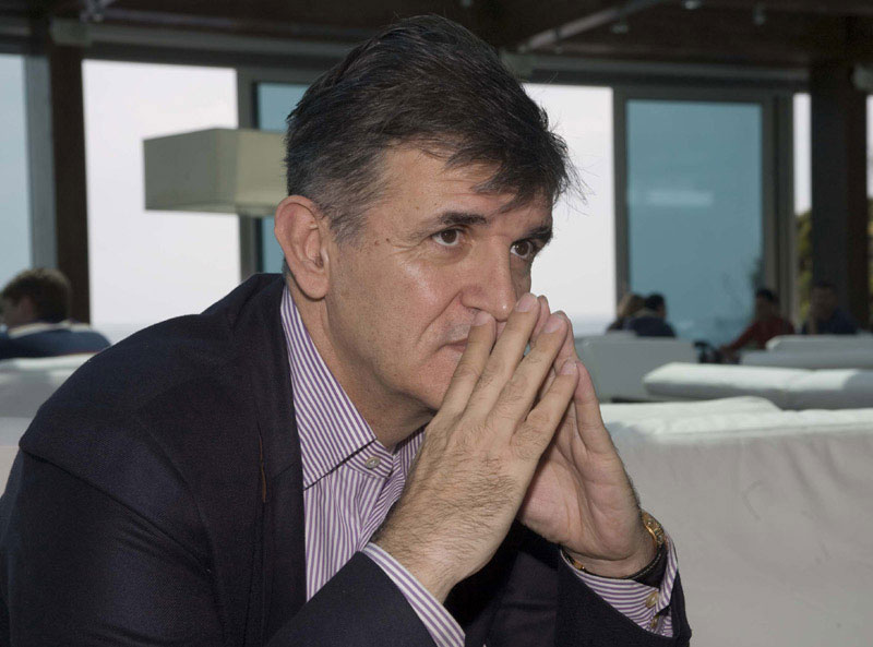 Ако је Светозар Маровић само на једном рачуну "уштекао" 3.8 милиона долара колико ли су добри остали што нас јашу већ 20 година? Ако је Светозар Маровић само на једном рачуну "уштекао" 3.8 милиона долара колико ли су добри остали што нас јашу већ 20 година?