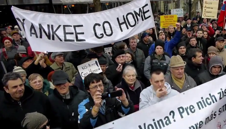 Протести у Словачкој - Нећемо НАТО базе! (видео) Протести у Словачкој - Нећемо НАТО базе! (видео)