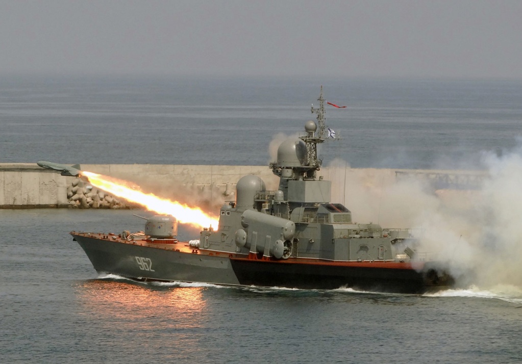 ЦРНО МОРЕ: Руси извршили ракетни "напад" на непријатељске бродове док је НАТО изводио маневре ЦРНО МОРЕ: Руси извршили ракетни "напад" на непријатељске бродове док је НАТО изводио маневре