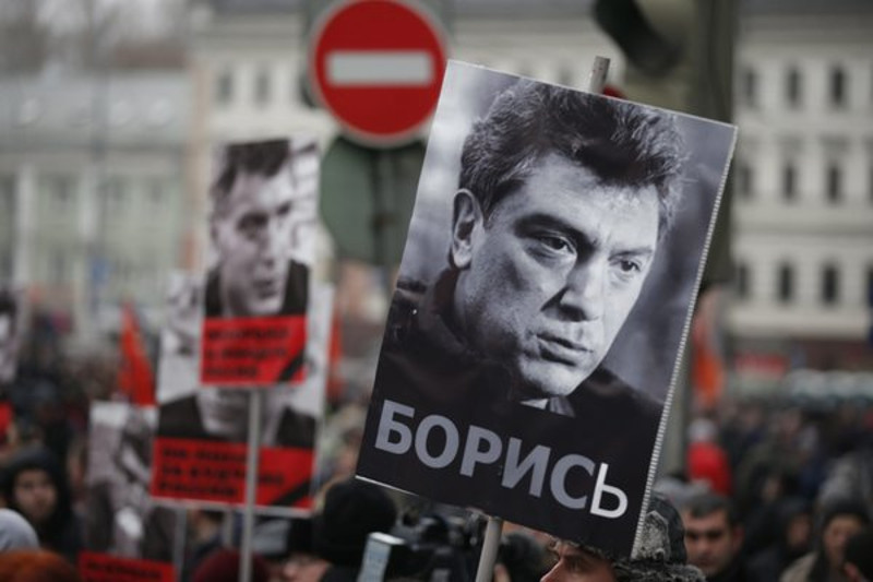 Трага се за још четворицом умешаних у убиство Бориса Њемцова Трага се за још четворицом умешаних у убиство Бориса Њемцова