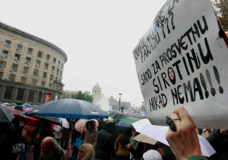 Просветни радници траже ХИТНО повећање плата Просветни радници траже ХИТНО повећање плата