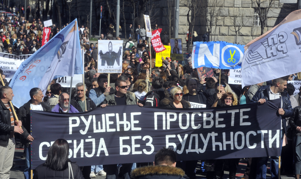 Мала победа просветних синдиката у штрајку: Неће бити одбијања од плате Мала победа просветних синдиката у штрајку: Неће бити одбијања од плате