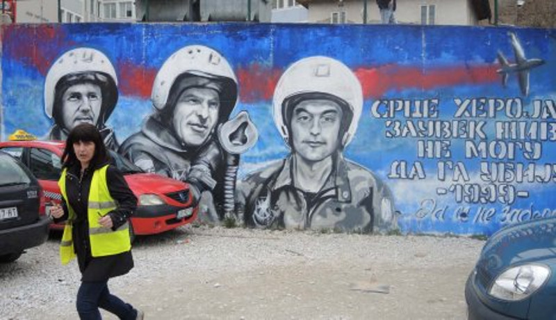 У центру Ужица осликан мурал са портретима српских пилота погинулих у ваздушним борбама са НАТО зликовцима У центру Ужица осликан мурал са портретима српских пилота погинулих у ваздушним борбама са НАТО зликовцима