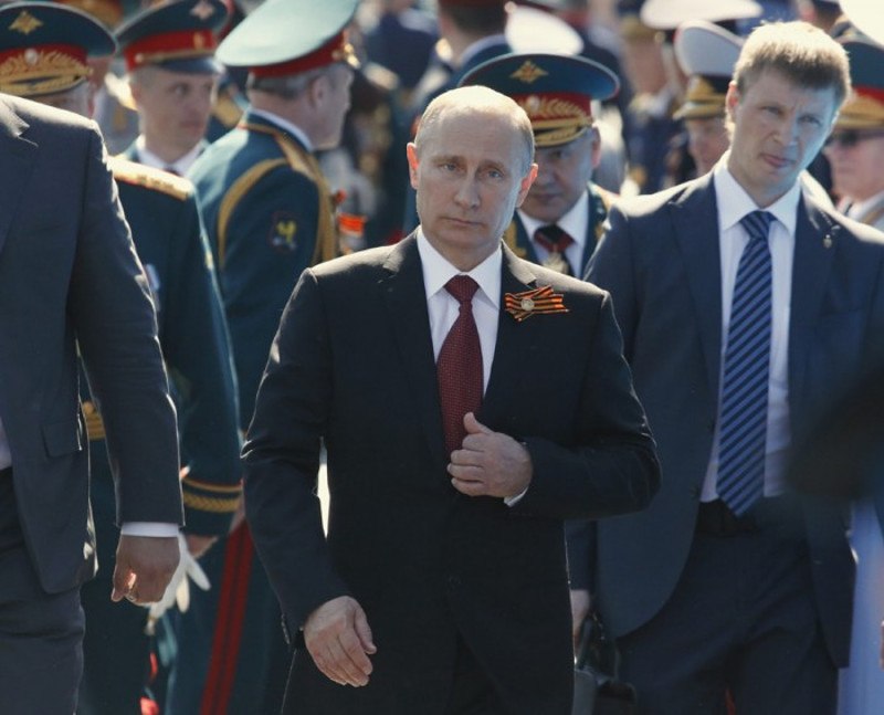 Владимир Путин финансира све трошкове одласка српске војске на параду победе у Москву! Владимир Путин финансира све трошкове одласка српске војске на параду победе у Москву!