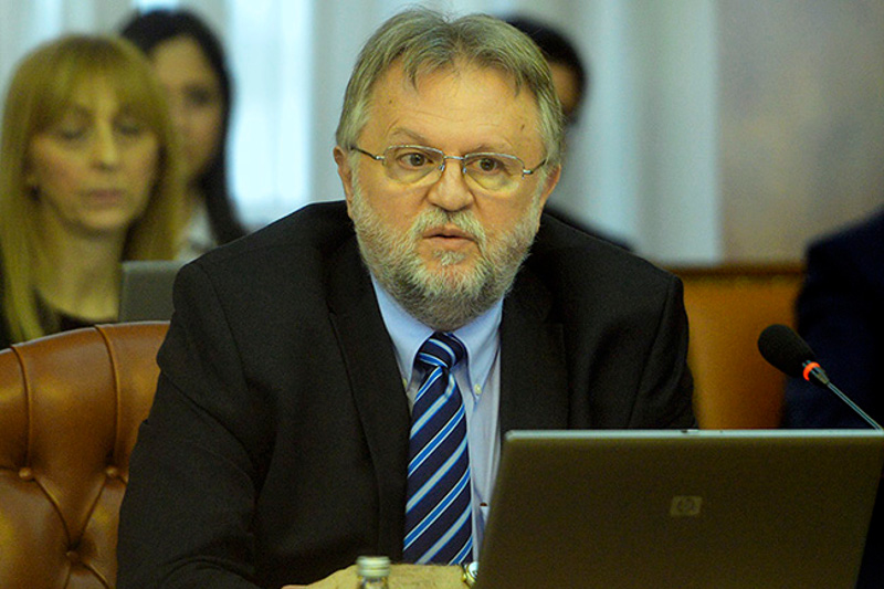 Шарлатан Вујовић признао да је дуг Србије за само три месеца порастао са 70,9 на 73,3 одсто БДП Шарлатан Вујовић признао да је дуг Србије за само три месеца порастао са 70,9 на 73,3 одсто БДП