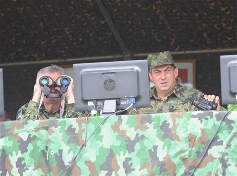 Шта чека врховни командант у случају хеликоптерске трагедије? Шта чека врховни командант у случају хеликоптерске трагедије?