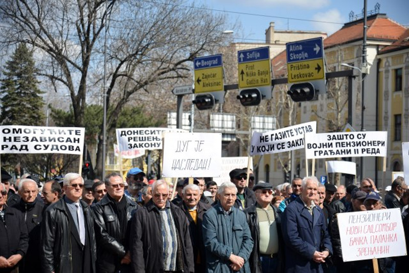 Пензионери Влади: Вратите нам пензије које сте противзаконито отели! Пензионери Влади: Вратите нам пензије које сте противзаконито отели!