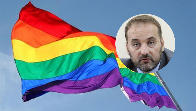 На згради у којој послове обавља заштитник грађана Јанковић развијена педерска застава